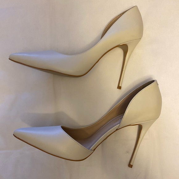 - L' intervalle leather 4.5” high heal cream colour shoes size 10. - Picture 3 of 8